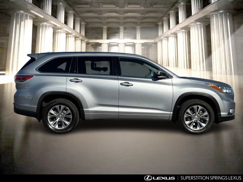 Used 2015 Toyota Highlander XLE image 3