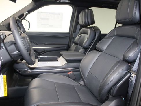 New 2025 Lincoln Navigator Reserve w/ Jet Appearance Package image 22