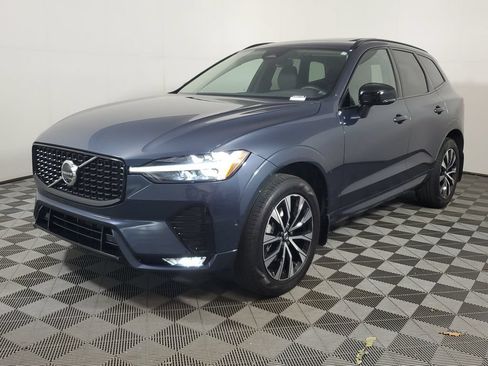 Used 2024 Volvo XC60 B5 Plus w/ Protection Package Premier AWD/4WD image 4