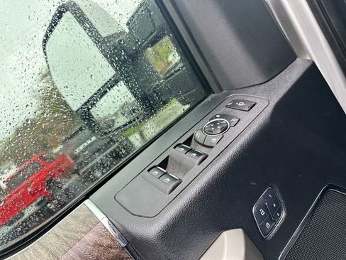 Used 2017 Ford F350 Lariat w/ Lariat Ultimate Package AWD/4WD image 12