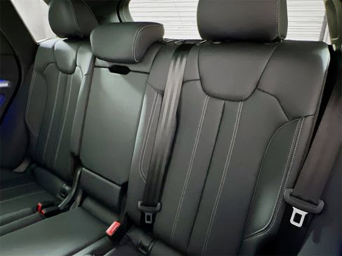 Used 2025 Audi Q5 2.0T Premium Plus image 23