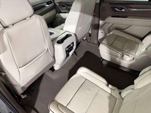 Used 2023 GMC Yukon Denali RWD image 12