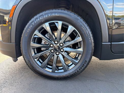Used 2023 Chevrolet Traverse RS AWD/4WD image 24