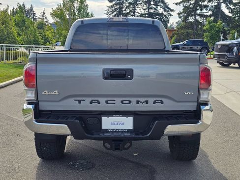 Used 2021 Toyota Tacoma TRD Off-Road AWD/4WD image 4