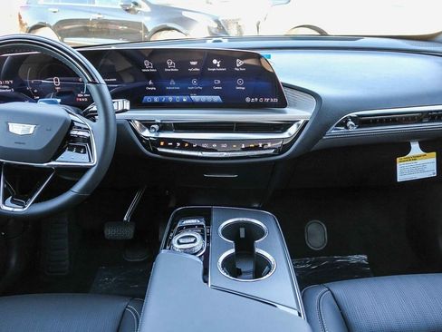 New 2026 Cadillac Lyriq Sport image 13