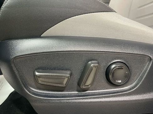 Used 2025 Toyota Tacoma TRD Off-Road w/ TRD Off Road Upgrade Package image 12