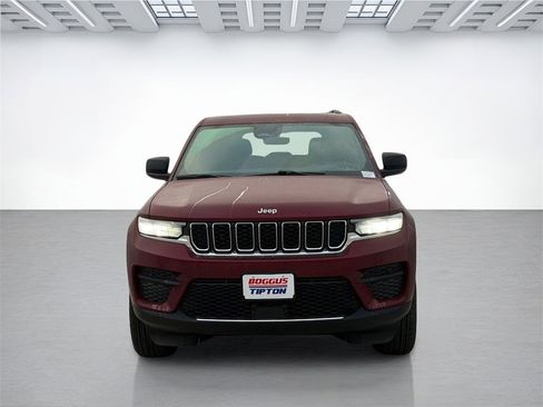 New 2025 Jeep Grand Cherokee Laredo X image 8