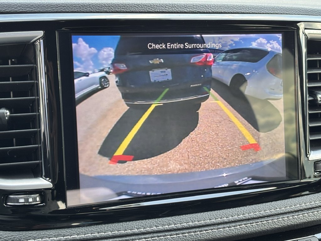 Used 2025 Chrysler Pacifica Limited FWD image 17