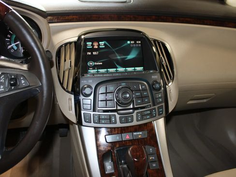 Used 2010 Buick LaCrosse CXL w/ Luxury Package FWD image 13