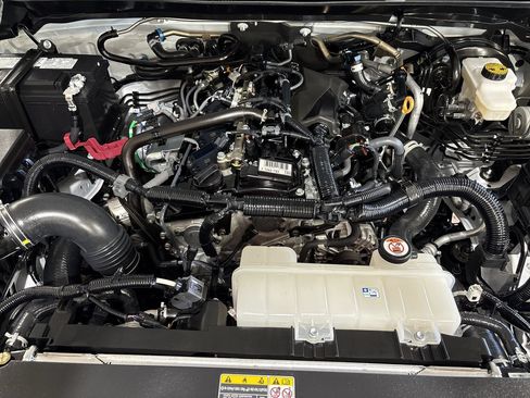 Certified 2025 Toyota Tacoma TRD Off-Road AWD/4WD image 26