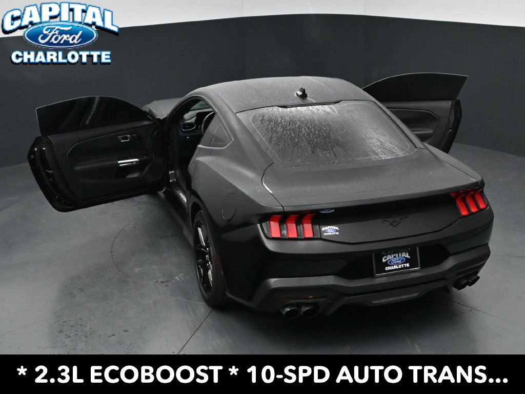 Used 2025 Ford Mustang Premium RWD image 31