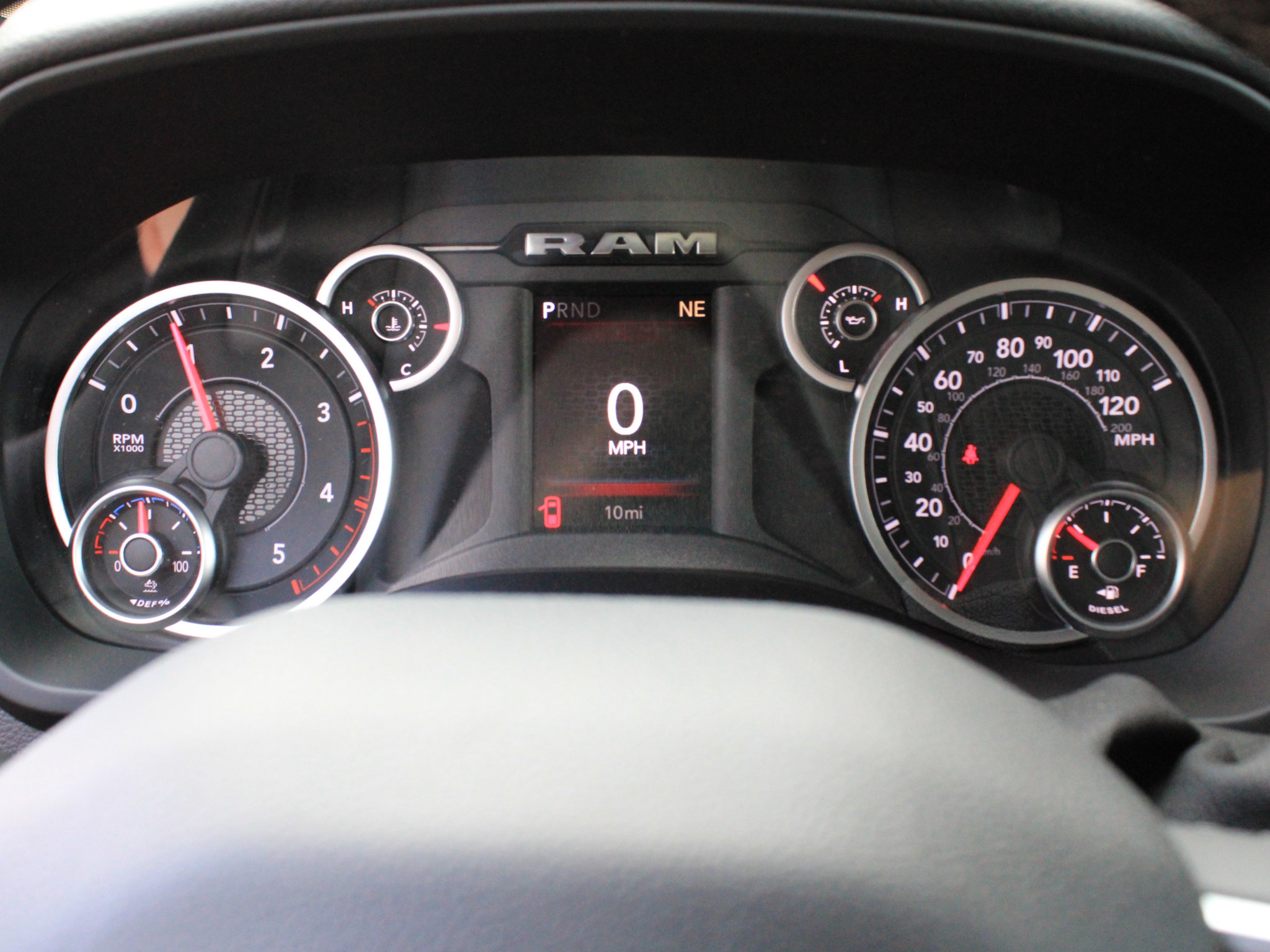 New 2027 RAM 3500 Big Horn AWD/4WD image 18