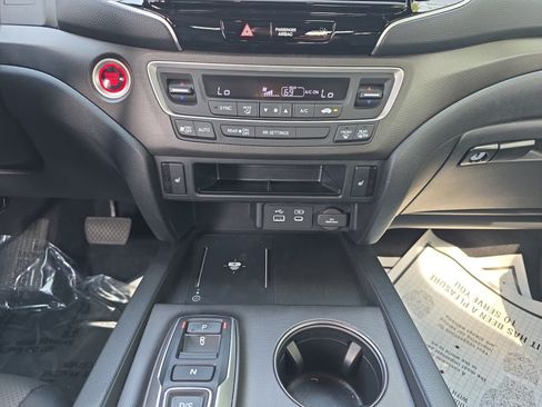 Used 2025 Honda Ridgeline TrailSport image 13