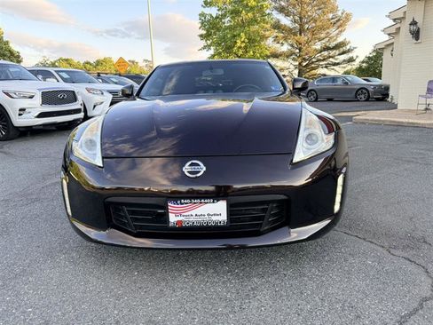 Used 2016 Nissan 370Z Coupe RWD image 2