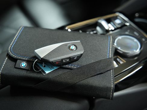 Used 2026 BMW 530i xDrive w/ Premium Package image 46