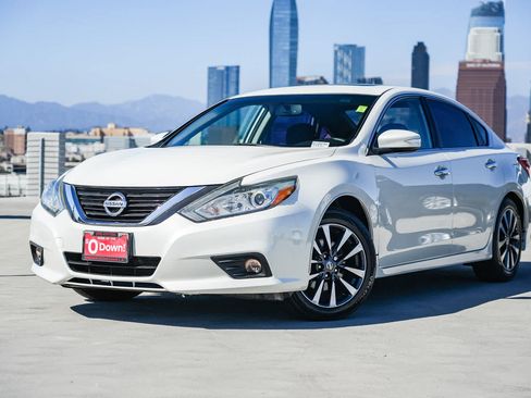Used 2016 Nissan Altima 2.5 SV w/ Convenience Package FWD image 1