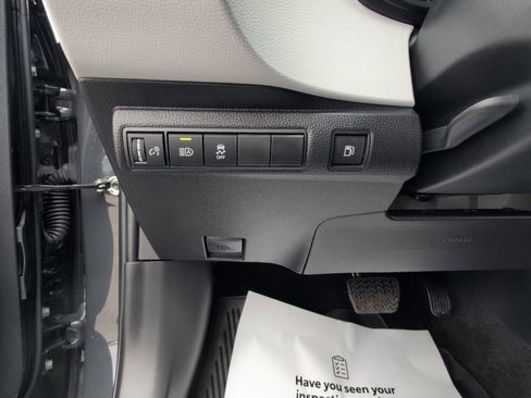 Used 2024 Toyota Corolla SE w/ Convenience Package image 17