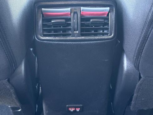 Used 2019 Nissan Rogue SV w/ Premium Package image 18