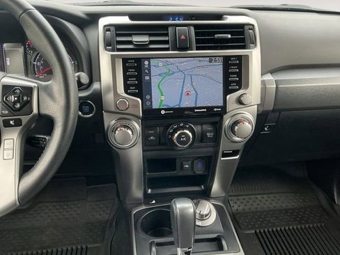 Used 2022 Toyota 4Runner SR5 Premium w/ Moonroof Package AWD/4WD image 11