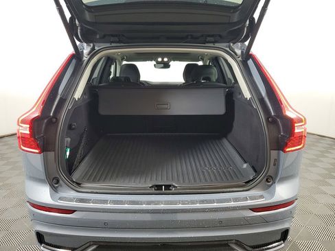 Certified 2024 Volvo XC60 B5 Ultimate w/ Protection Package Premier AWD/4WD image 11