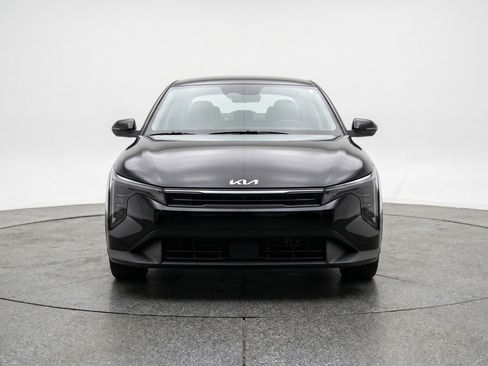 Used 2025 Kia K4 FWD image 2