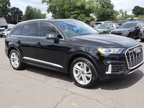Used 2023 Audi Q7 2.0T Premium w/ Convenience Package AWD/4WD image 3