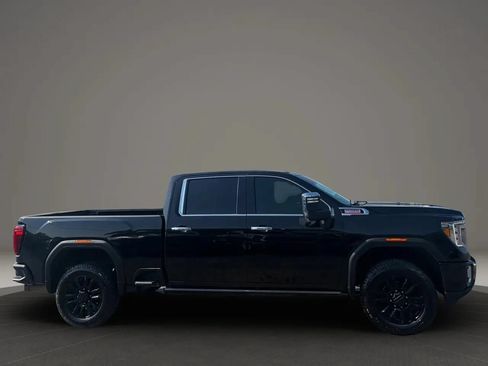 Used 2023 GMC Sierra 2500 Denali w/ Denali Black Diamond Edition AWD/4WD image 6