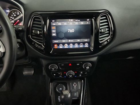 Used 2019 Jeep Compass Limited AWD/4WD image 21
