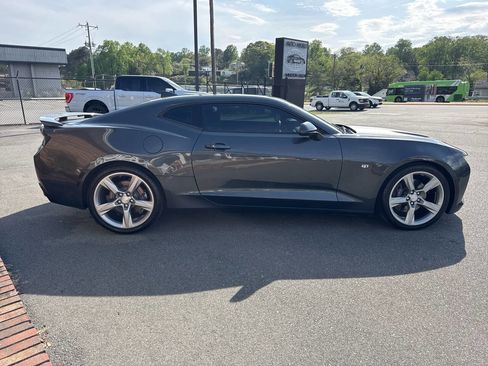 Used 2017 Chevrolet Camaro SS image 7