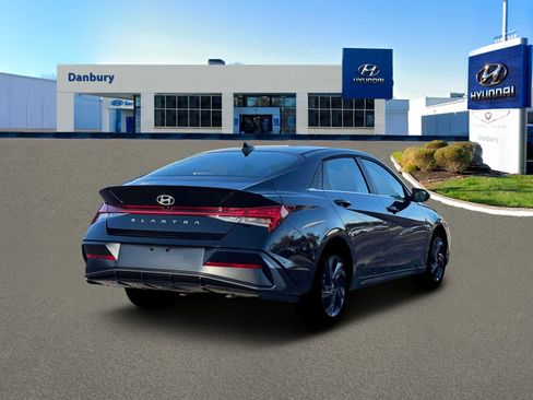 New 2026 Hyundai Elantra SEL Sport Premium FWD image 7