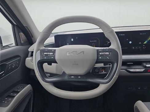 Used 2024 Kia EV9 Land AWD/4WD image 13