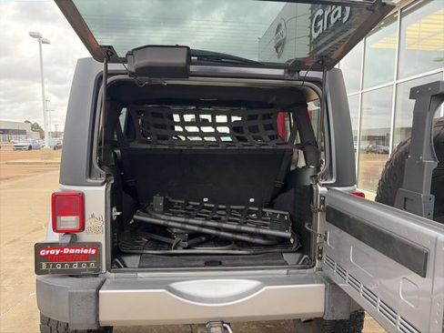 Used 2018 Jeep Wrangler Unlimited Sahara w/ Connectivity Group image 21