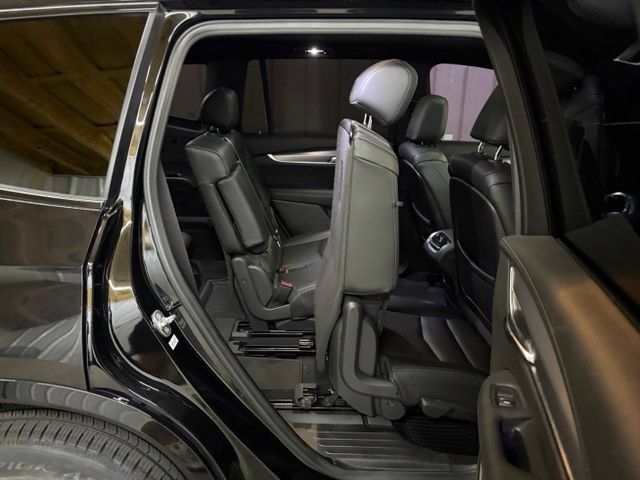Used 2024 Cadillac XT6 Luxury w/ LPO, Floor Liner Package AWD/4WD image 22