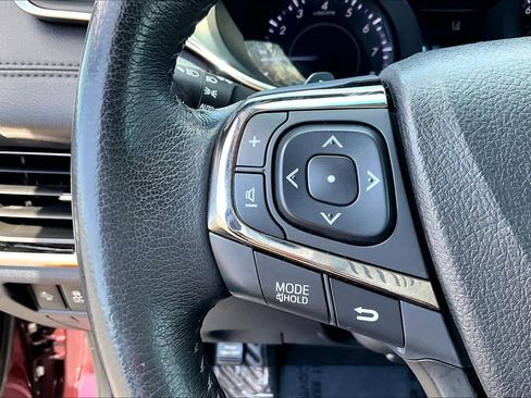 Used 2018 Toyota Avalon XLE FWD image 21