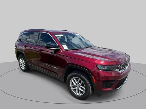 Used 2024 Jeep Grand Cherokee Laredo X w/ Trailer Tow Package AWD/4WD image 2