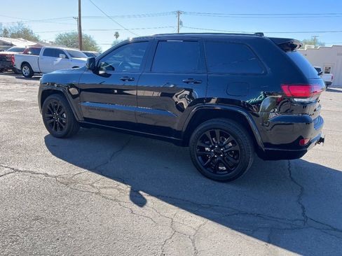 Used 2018 Jeep Grand Cherokee Altitude image 8
