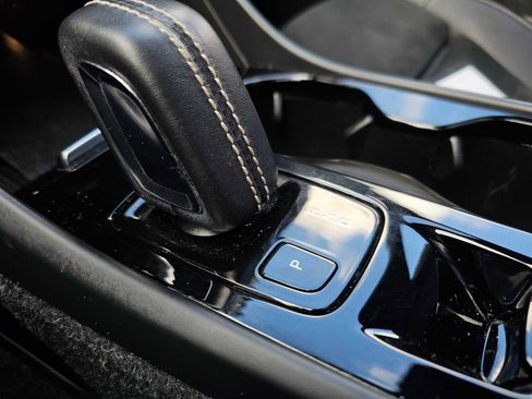 Used 2020 Volvo XC40 T5 R-Design w/ Protection Package image 39