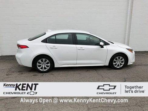 Used 2024 Toyota Corolla LE image 3