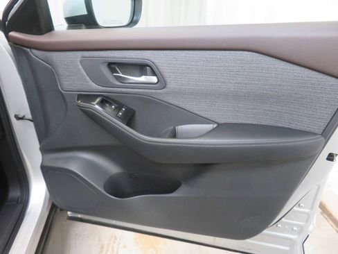 Certified 2022 Nissan Rogue SV image 23