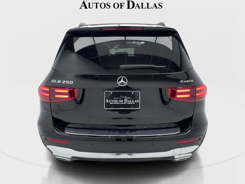 Used 2025 Mercedes-Benz GLB 250 4MATIC image 9