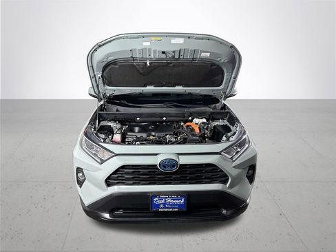 Used 2021 Toyota RAV4 XLE w/ Carpet Mat Package (TMS) image 21