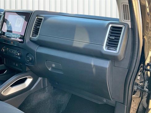 Used 2022 Nissan Frontier SV image 13