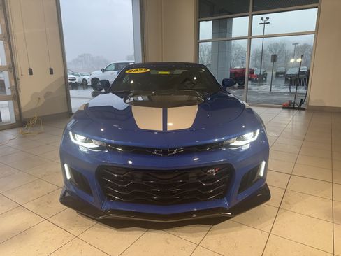 Used 2022 Chevrolet Camaro ZL1 image 2