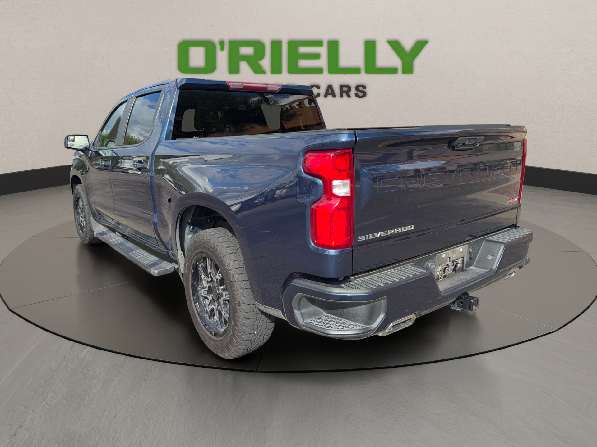 Used 2023 Chevrolet Silverado 1500 RST w/ Z71 Off-Road Package AWD/4WD image 3