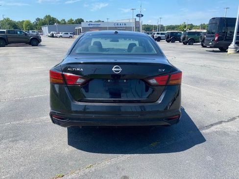 Used 2024 Nissan Altima 2.5 SV FWD image 6