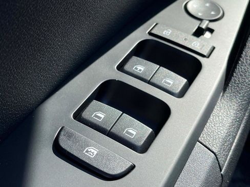 New 2025 Kia Sportage LX FWD image 22
