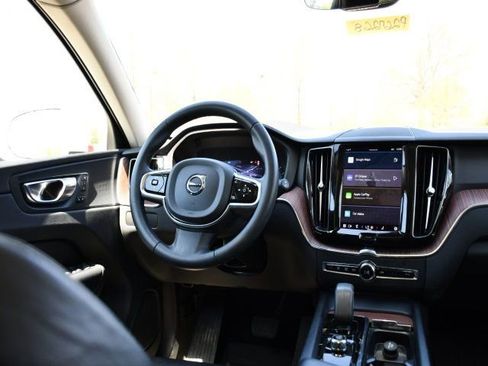 Used 2023 Volvo XC60 B5 Plus w/ Climate Package AWD/4WD image 15