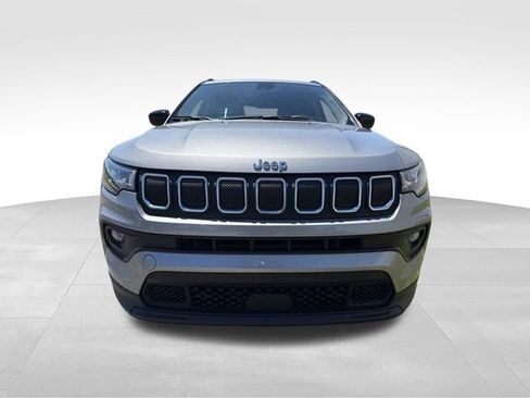 Used 2022 Jeep Compass Latitude AWD/4WD image 8