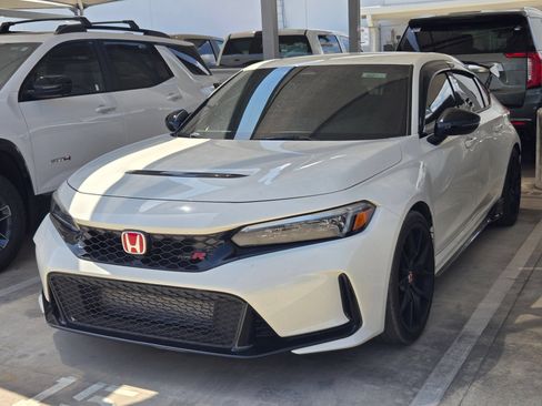 Used 2024 Honda Civic Type R image 3