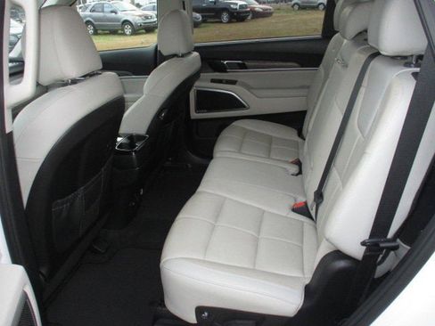 Used 2021 Kia Telluride EX image 11